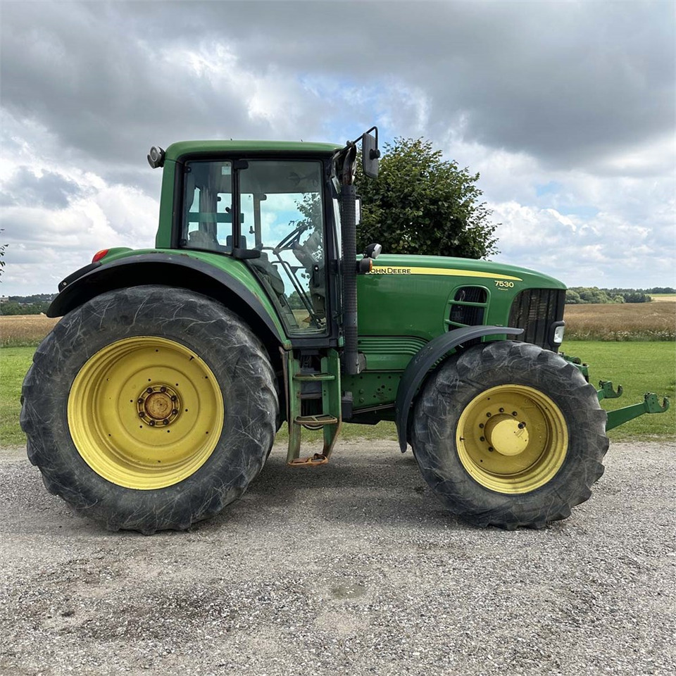 Trator John Deere 7530: foto 9