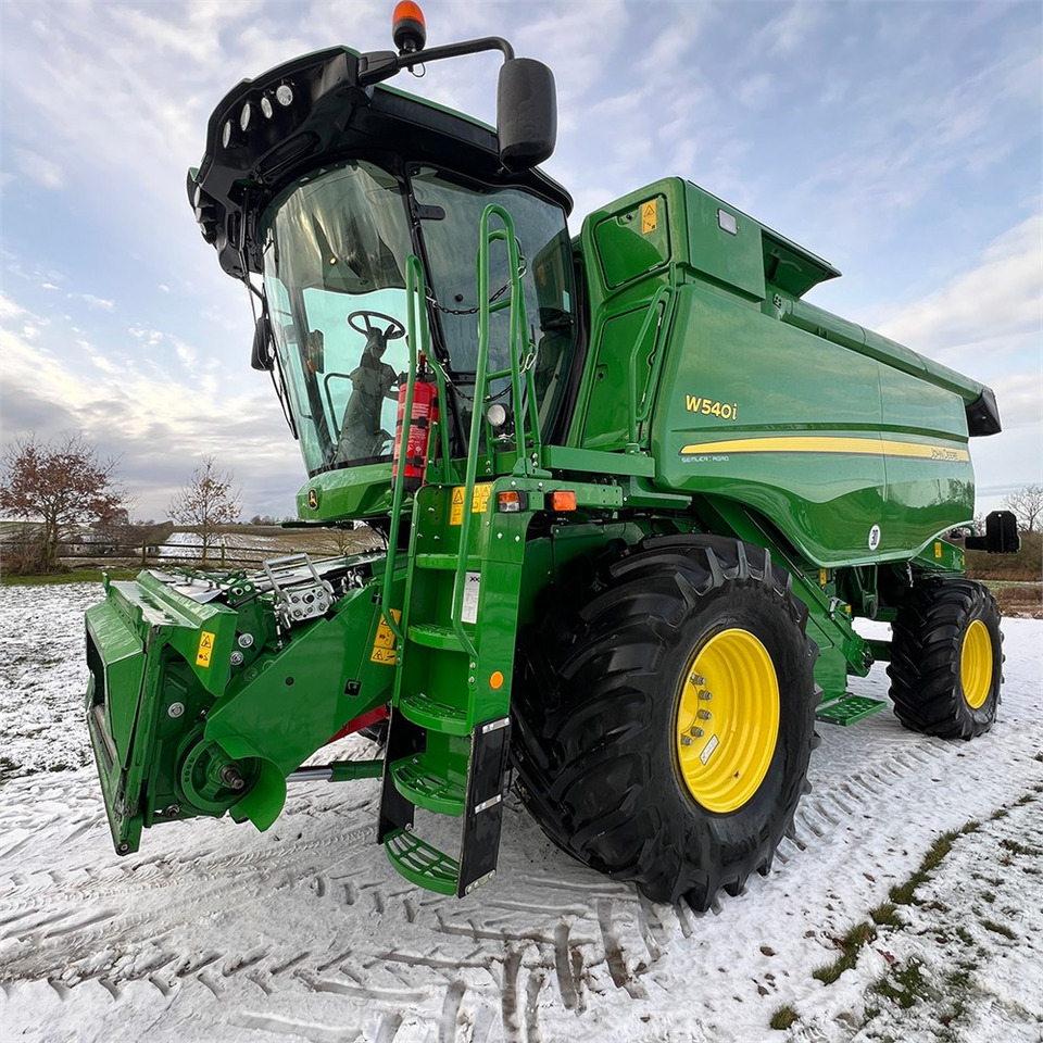 John Deere W540i - Colheitadeira: foto 1 John Deere W540i - Colheitadeira: foto 1