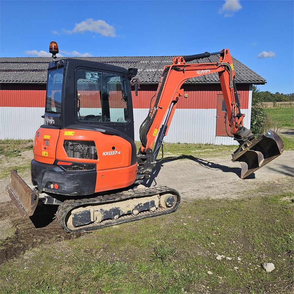 Kubota KX037-4 - Mini escavadeira: foto 5 Kubota KX037-4 - Mini escavadeira: foto 5