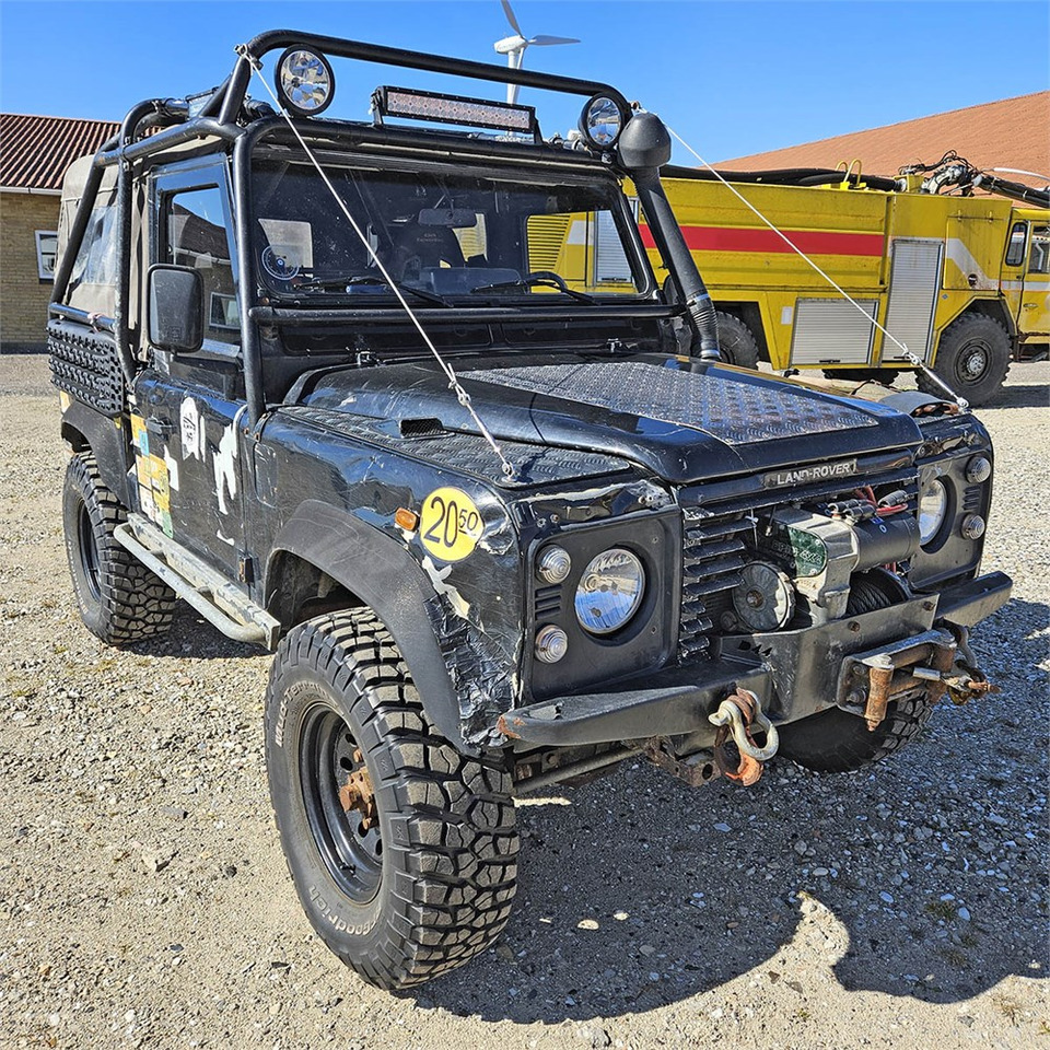 Land Rover Defender 90 - Automóvel: foto 2 Land Rover Defender 90 - Automóvel: foto 2