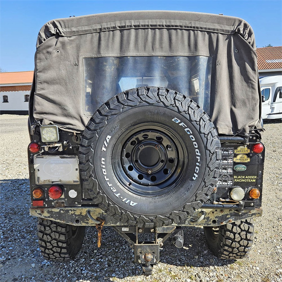 Land Rover Defender 90 - Automóvel: foto 5 Land Rover Defender 90 - Automóvel: foto 5