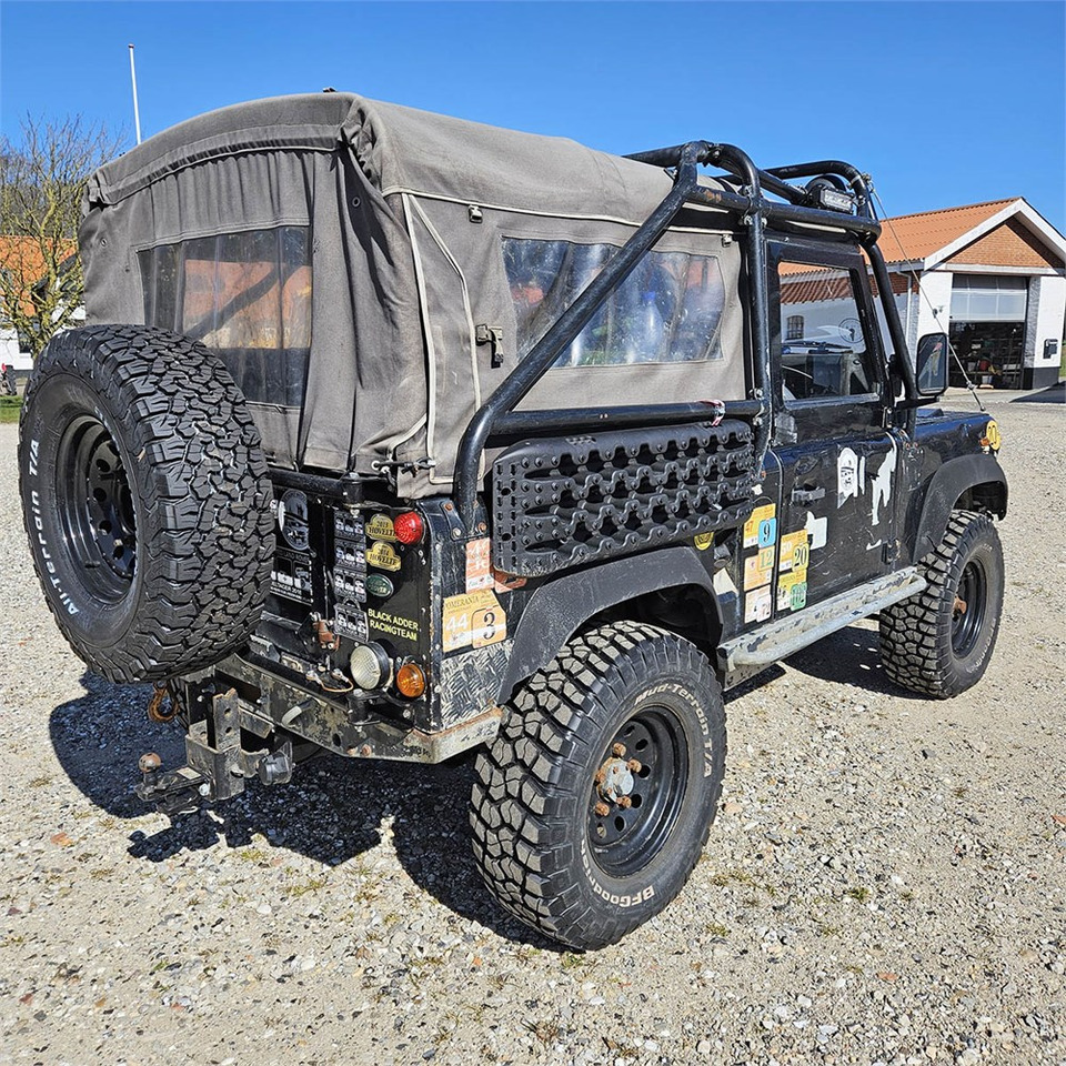 Land Rover Defender 90 - Automóvel: foto 4 Land Rover Defender 90 - Automóvel: foto 4