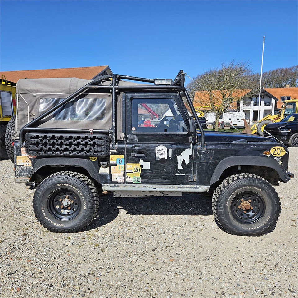 Land Rover Defender 90 - Automóvel: foto 3 Land Rover Defender 90 - Automóvel: foto 3