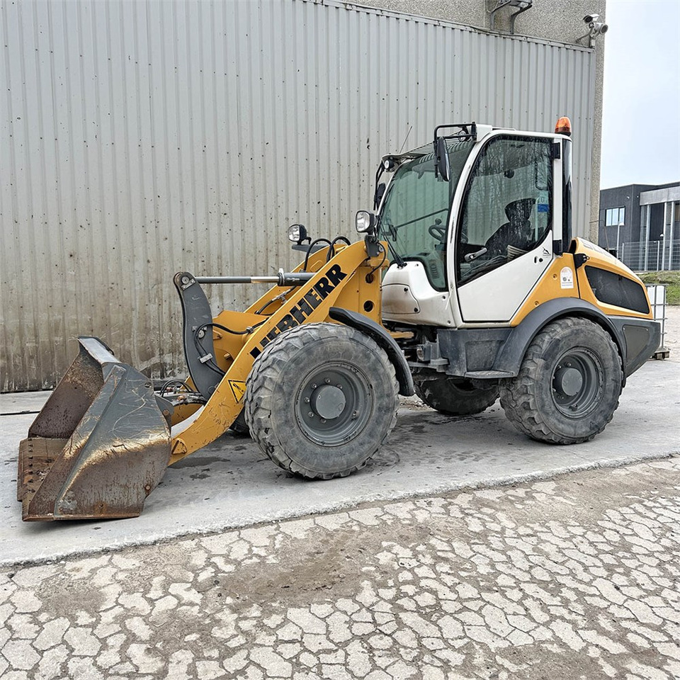 Liebherr L506C - Pá carregadora de rodas: foto 1 Liebherr L506C - Pá carregadora de rodas: foto 1