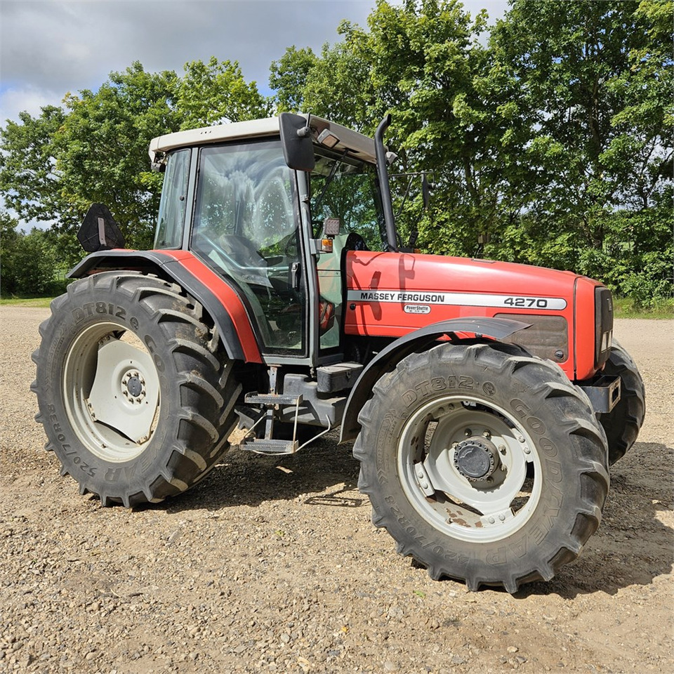 Massey Ferguson 4270 - Trator: foto 1 Massey Ferguson 4270 - Trator: foto 1