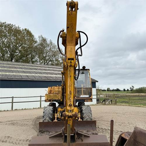 Massey Ferguson W350 C - Escavadeira de rodas: foto 4 Massey Ferguson W350 C - Escavadeira de rodas: foto 4