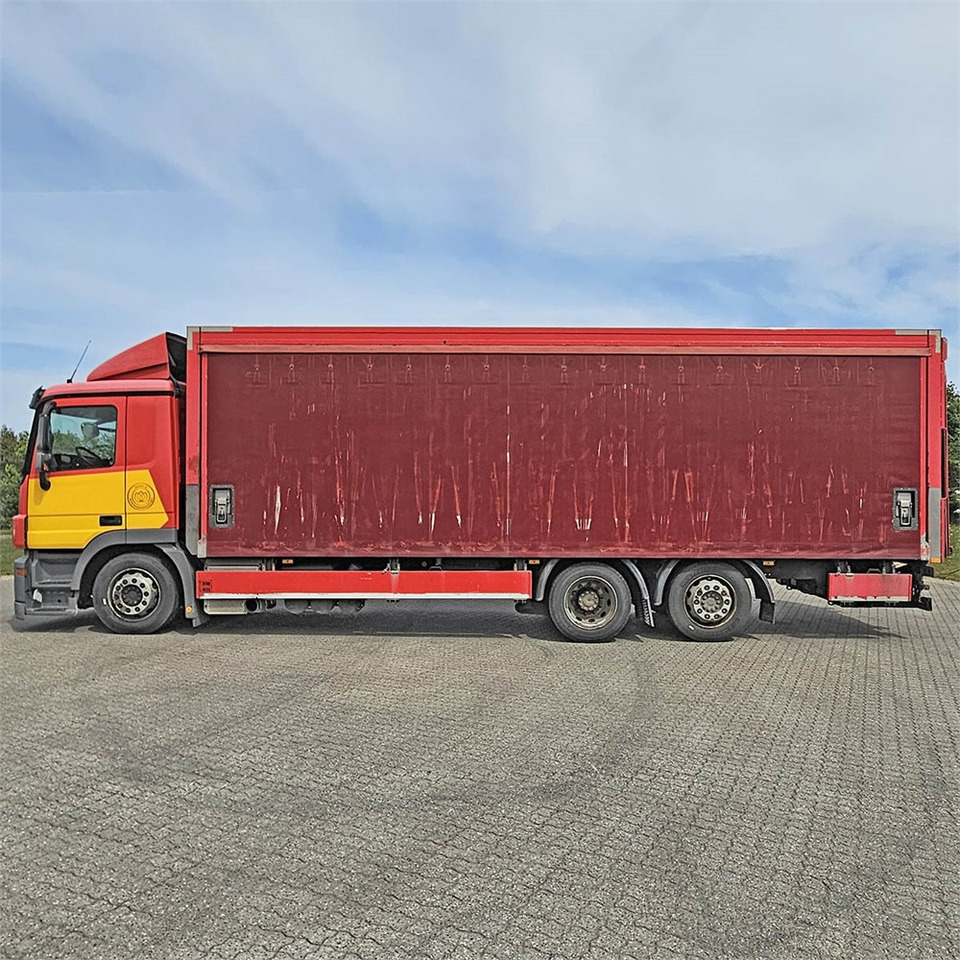 Mercedes Actros 2541 - Camião furgão: foto 2 Mercedes Actros 2541 - Camião furgão: foto 2