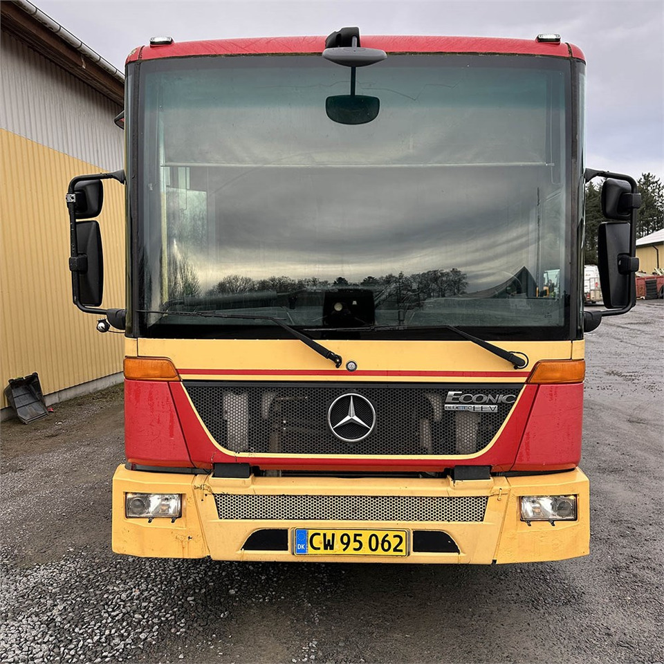 Caminhão de lixo Mercedes ECONIC 2629: foto 9