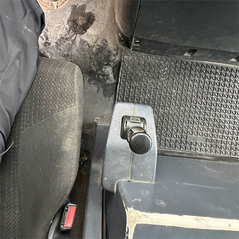 Caminhão de lixo Mercedes ECONIC 2629: foto 18