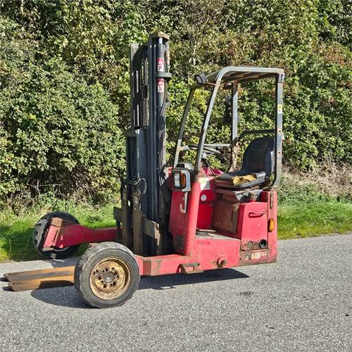 Moffett M4 25.3 - Empilhadeira montada em caminhão: foto 5 Moffett M4 25.3 - Empilhadeira montada em caminhão: foto 5