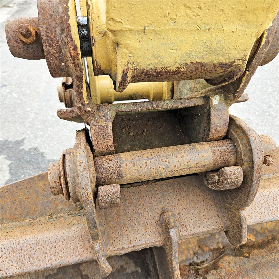 Retroescavadeira New Holland LB115: foto 29