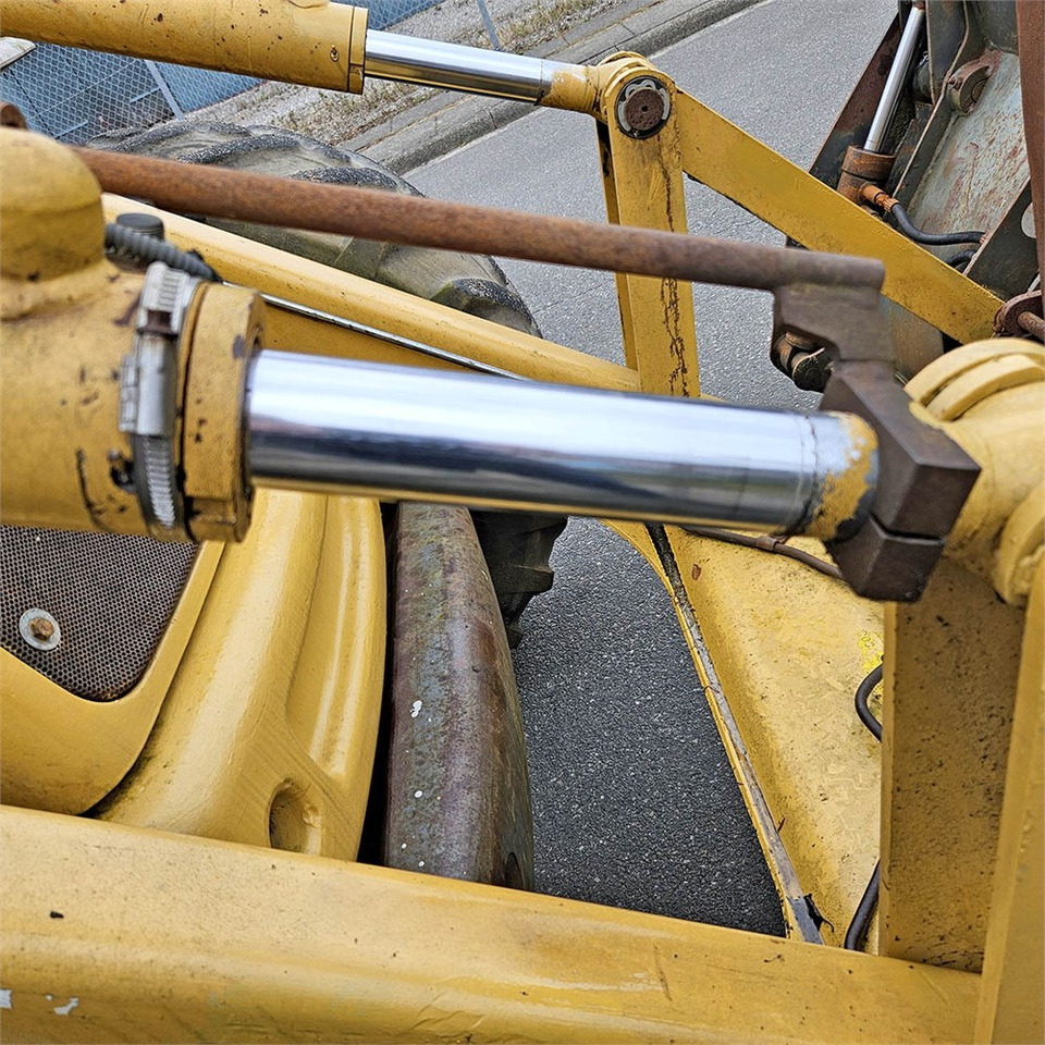 Retroescavadeira New Holland LB115: foto 34