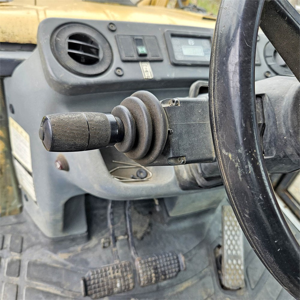 Retroescavadeira New Holland LB115: foto 19