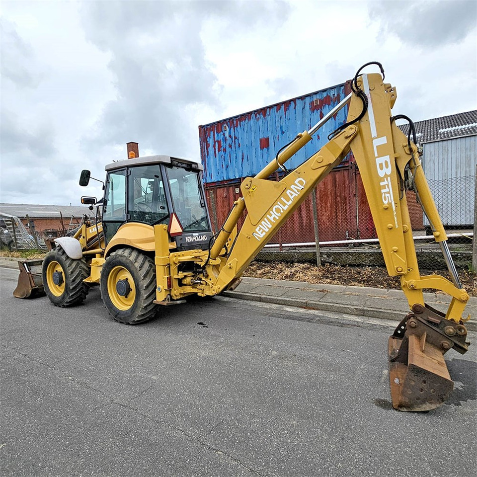New Holland LB115 - Retroescavadeira: foto 4 New Holland LB115 - Retroescavadeira: foto 4