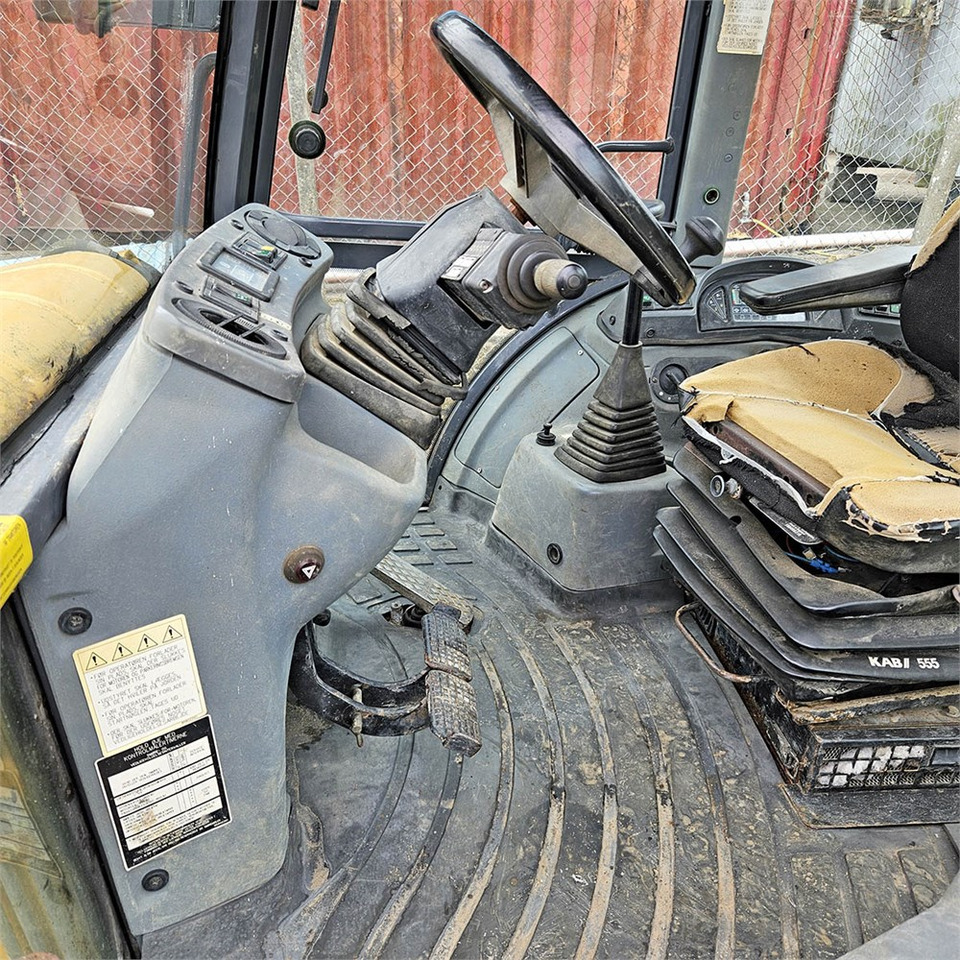 Retroescavadeira New Holland LB115: foto 15