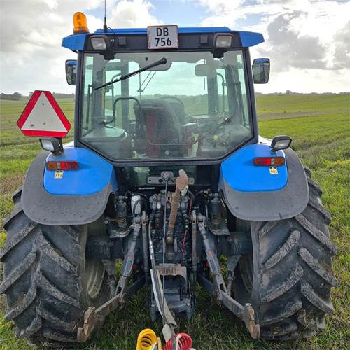 New Holland TM165 - Trator: foto 5 New Holland TM165 - Trator: foto 5