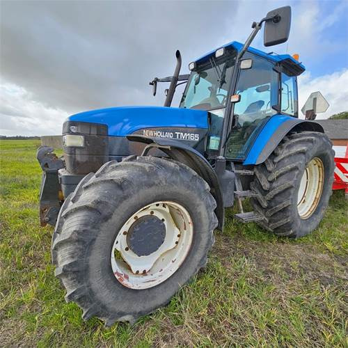 New Holland TM165 - Trator: foto 2 New Holland TM165 - Trator: foto 2