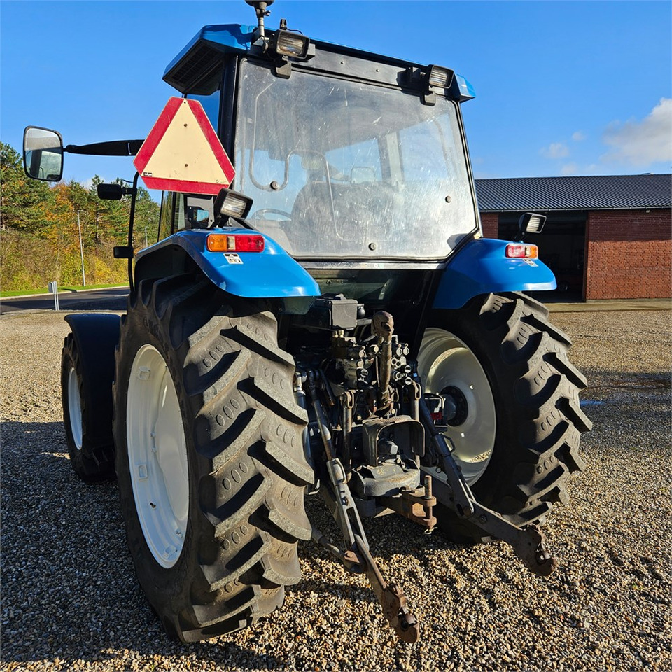 New Holland TS 100 - Trator: foto 5 New Holland TS 100 - Trator: foto 5