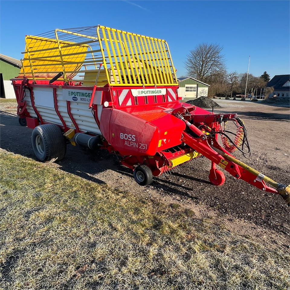 Pöttinger Boss Alpine 251 - Máquina para produção de feno: foto 4 Pöttinger Boss Alpine 251 - Máquina para produção de feno: foto 4