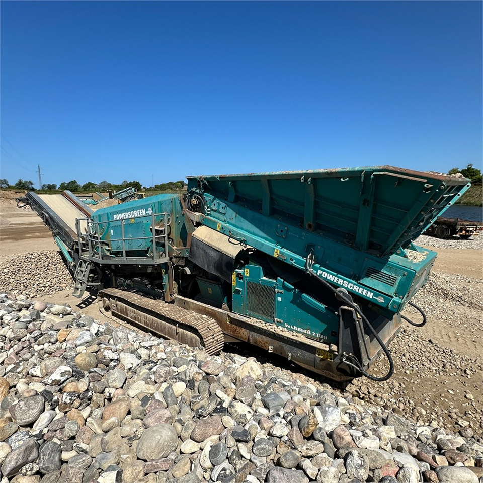 Powerscreen Warrior 2100 - Peneira vibratória: foto 1 Powerscreen Warrior 2100 - Peneira vibratória: foto 1
