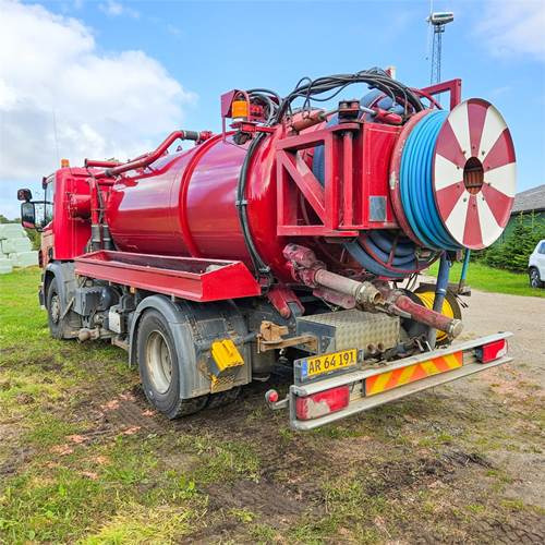 Scania P250 - Caminhão limpa fossa: foto 1 Scania P250 - Caminhão limpa fossa: foto 1