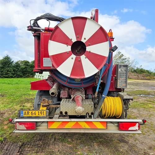 Scania P250 - Caminhão limpa fossa: foto 2 Scania P250 - Caminhão limpa fossa: foto 2