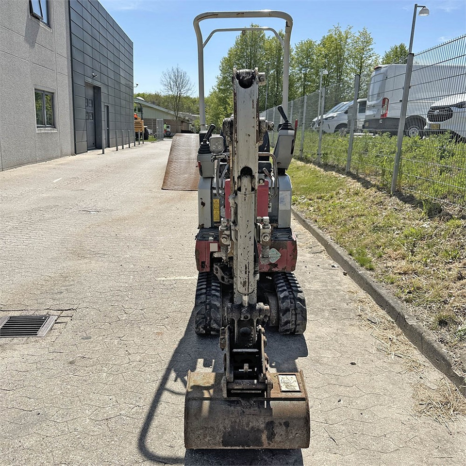 Mini escavadeira Takeuchi TB210 R: foto 9