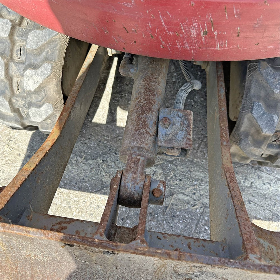 Mini escavadeira Takeuchi TB210 R: foto 33