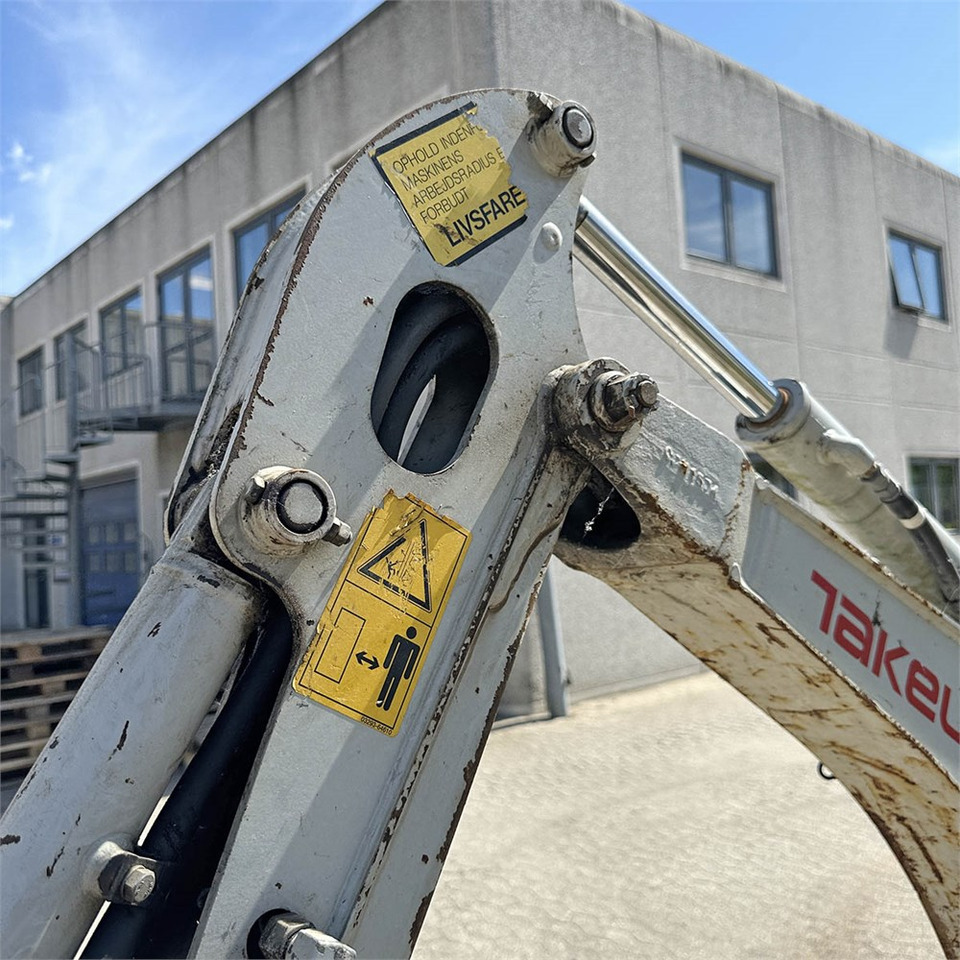 Mini escavadeira Takeuchi TB210 R: foto 30