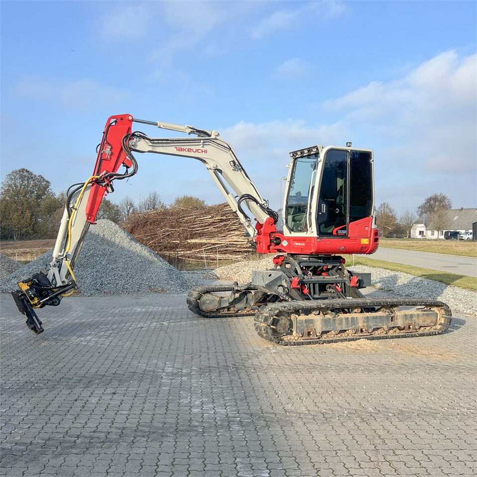 Takeuchi TB260 Levelizer - Mini escavadeira: foto 4 Takeuchi TB260 Levelizer - Mini escavadeira: foto 4