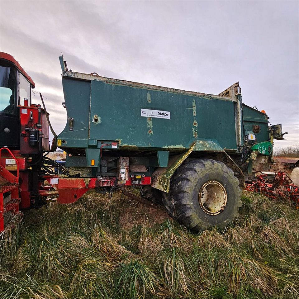 Terragator 2104 - Equipamento de fertilização: foto 4 Terragator 2104 - Equipamento de fertilização: foto 4