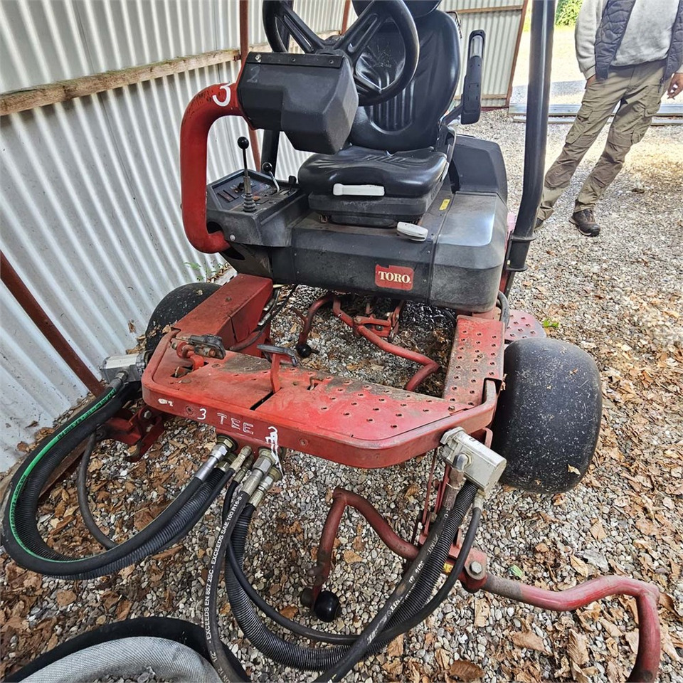 Toro Greensmaster 3250-D - Cortador de grama: foto 3 Toro Greensmaster 3250-D - Cortador de grama: foto 3