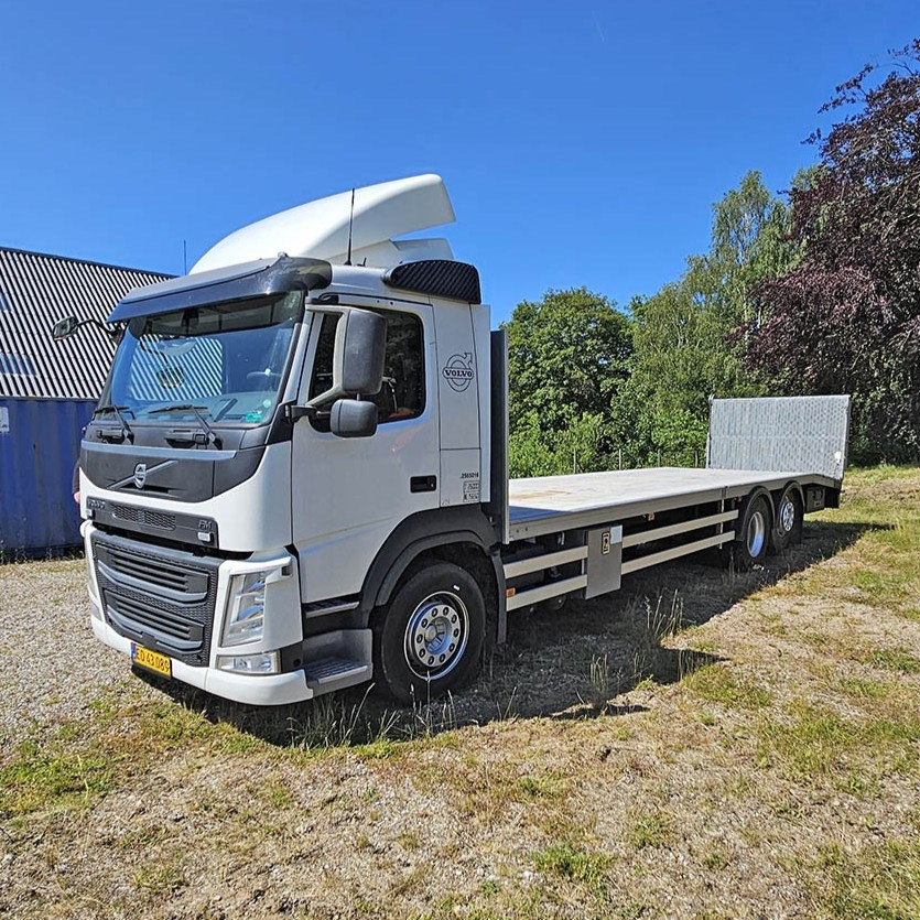 Volvo FM 330 - Camião transporte de veículos: foto 1 Volvo FM 330 - Camião transporte de veículos: foto 1