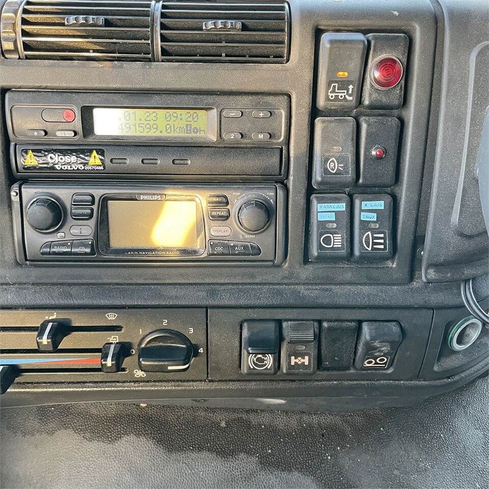 Camião furgão Volvo FM12: foto 38