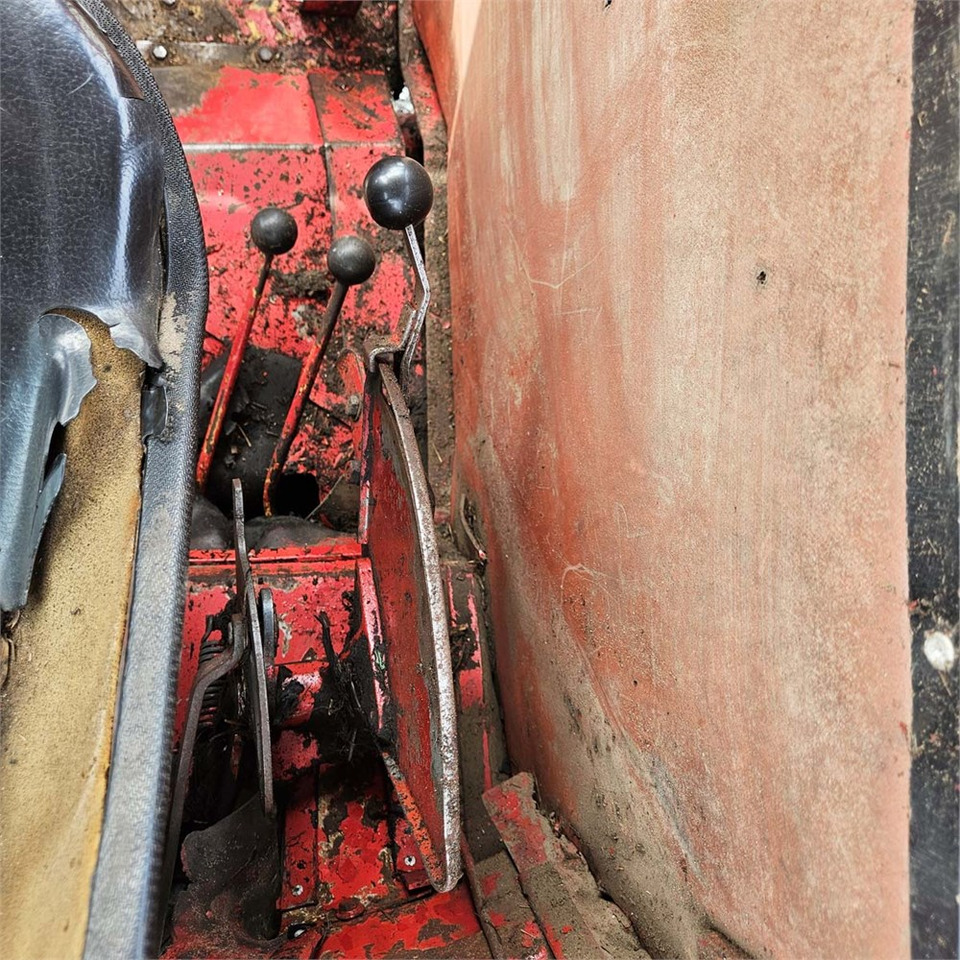 Trator Volvo T800 B: foto 16