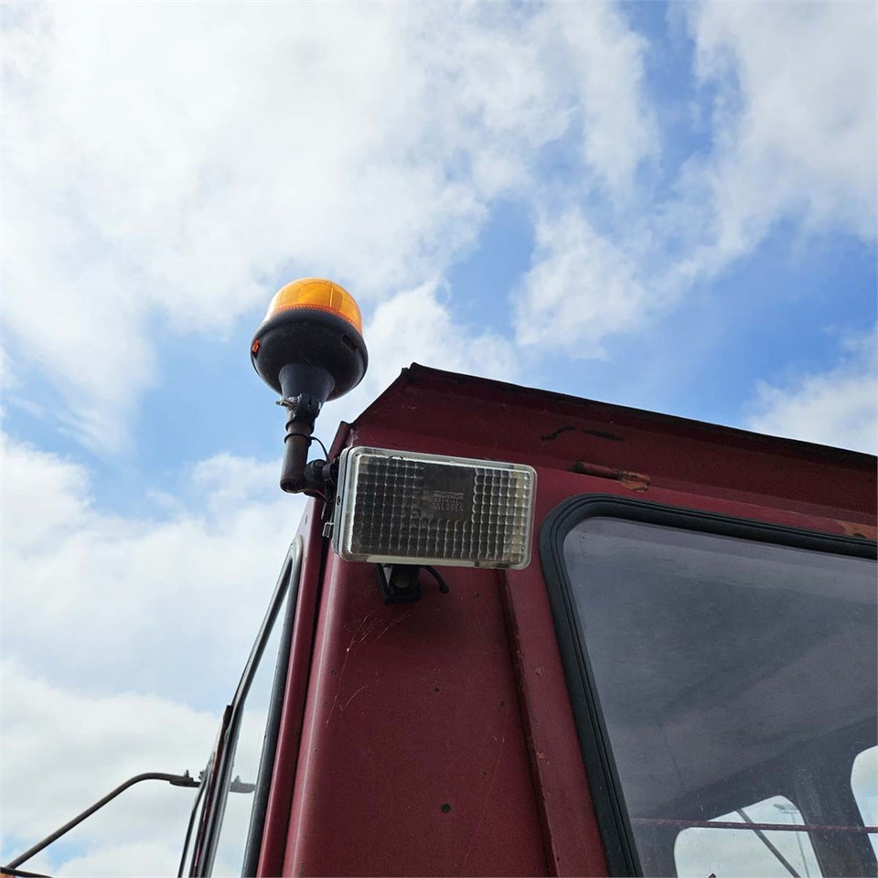 Trator Volvo T800 B: foto 29