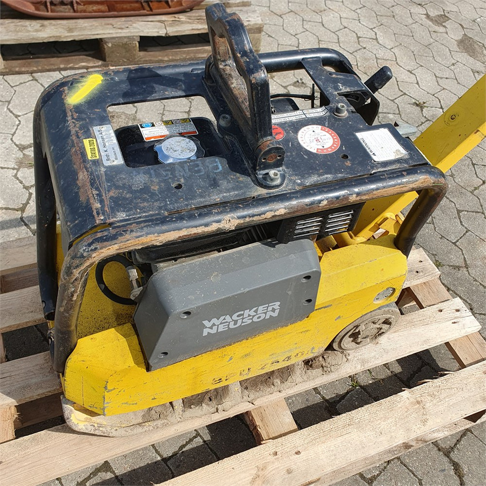 Wacker Neuson BPU 2540A - Placas vibratórias: foto 2 Wacker Neuson BPU 2540A - Placas vibratórias: foto 2
