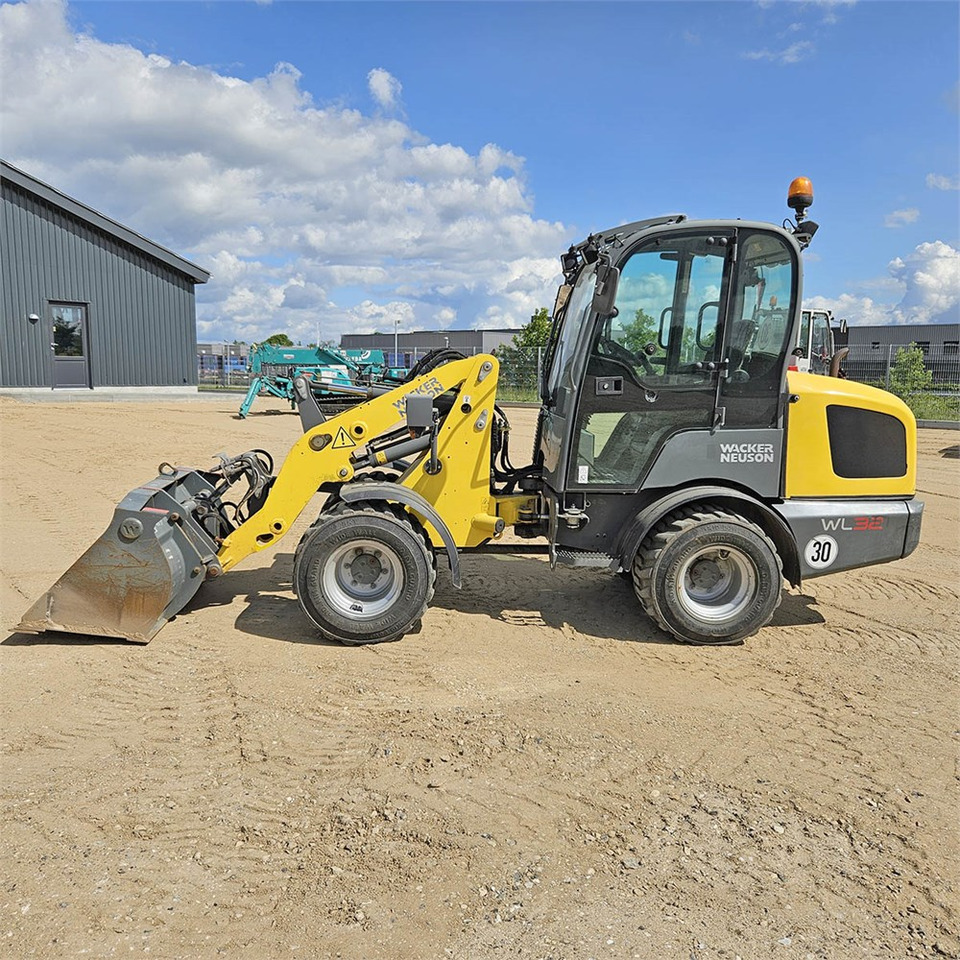 Wacker Neuson WL 32/RL30 - Pá carregadora de rodas: foto 2 Wacker Neuson WL 32/RL30 - Pá carregadora de rodas: foto 2