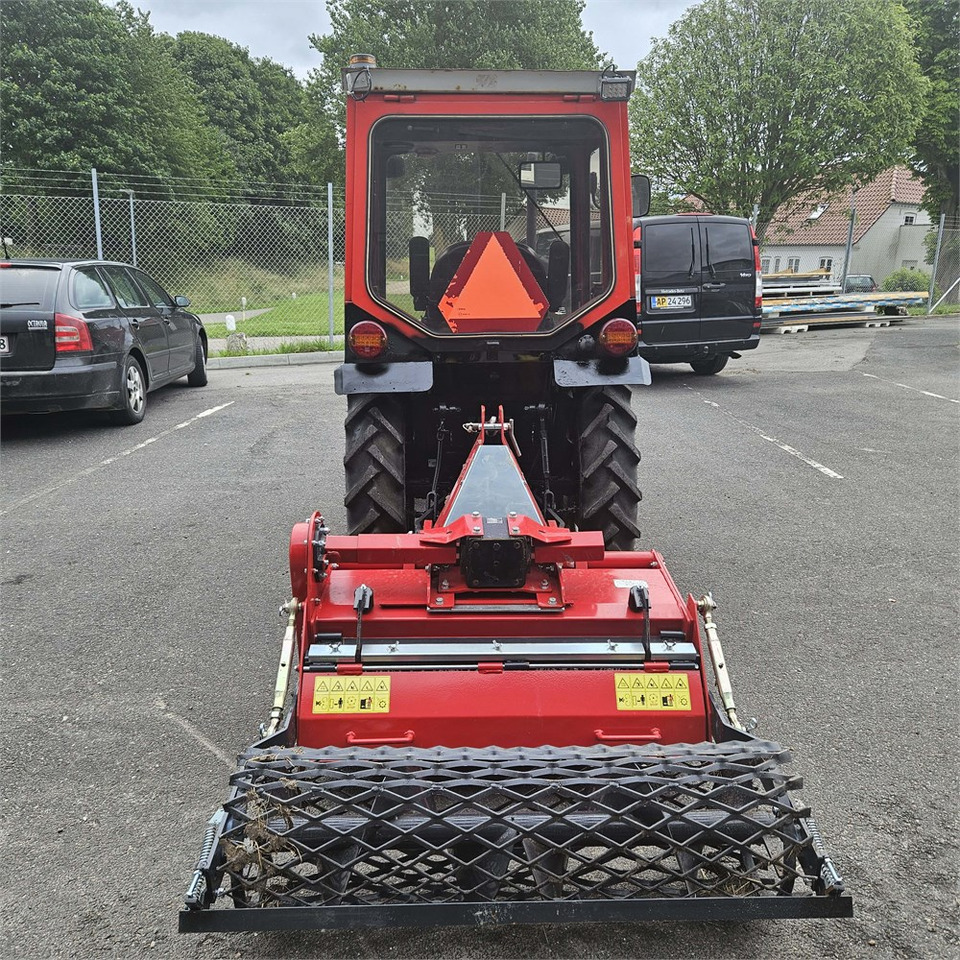 Yanmar 226 D - Trator municipal: foto 4 Yanmar 226 D - Trator municipal: foto 4