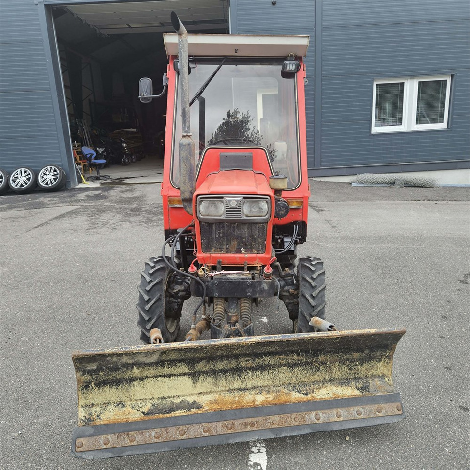 Yanmar 226 D - Trator municipal: foto 5 Yanmar 226 D - Trator municipal: foto 5