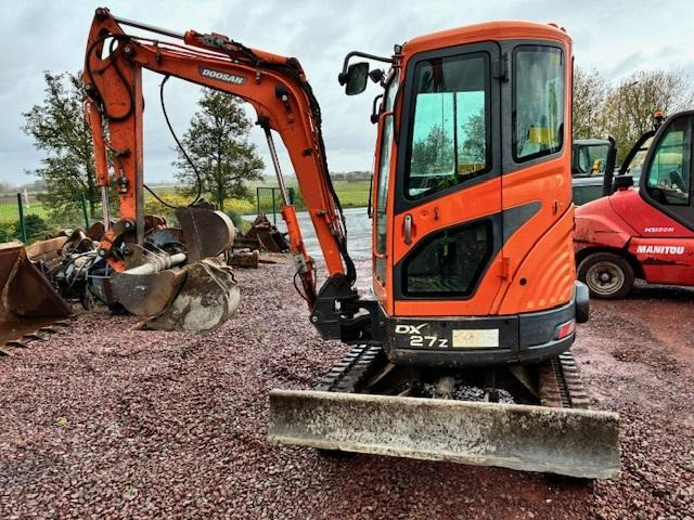 Doosan DX 27 Z - Mini escavadeira: foto 1 Doosan DX 27 Z - Mini escavadeira: foto 1