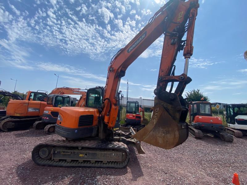 Doosan DX 85R-3 - Mini escavadeira: foto 4 Doosan DX 85R-3 - Mini escavadeira: foto 4