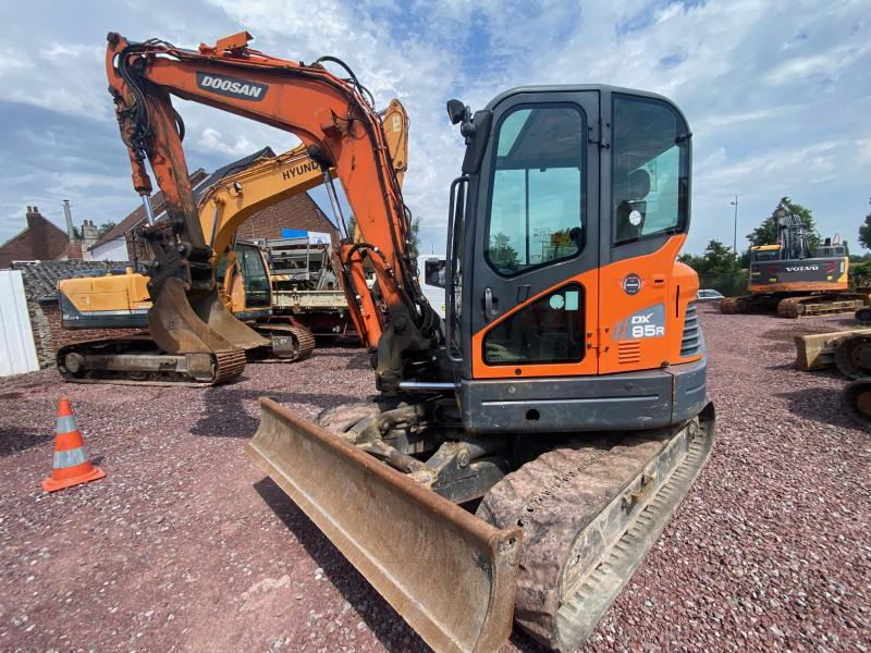 Doosan DX 85R-3 - Mini escavadeira: foto 2 Doosan DX 85R-3 - Mini escavadeira: foto 2