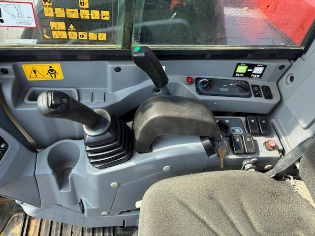 Mini escavadeira Kubota KX080-4: foto 12