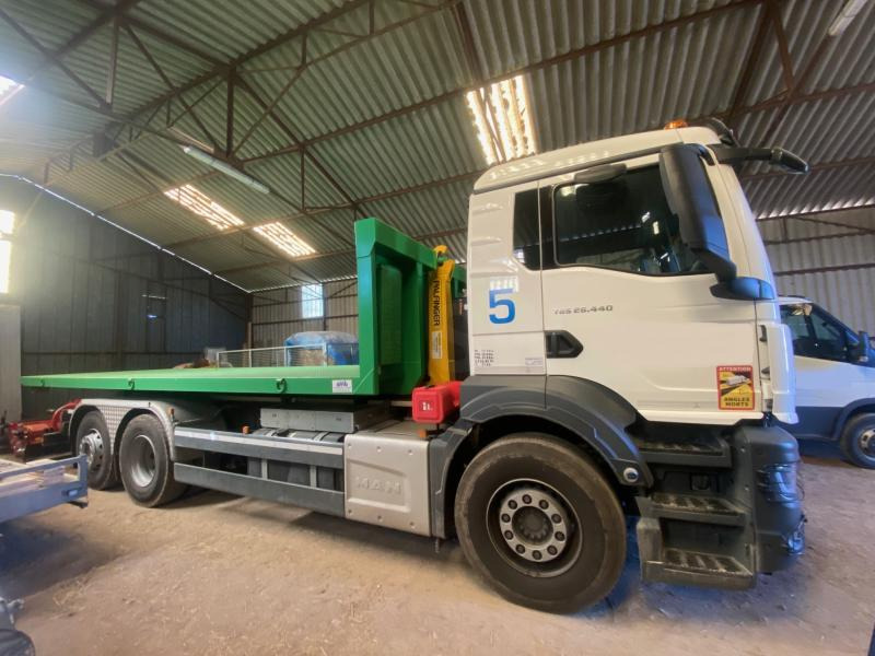 MAN TGS 26.440 - Camião polibenne: foto 1 MAN TGS 26.440 - Camião polibenne: foto 1