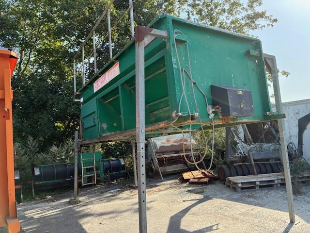 MEGAGIL LEBON FERRY 6,5M3 - Espalhador de areia/ Sal: foto 2 MEGAGIL LEBON FERRY 6,5M3 - Espalhador de areia/ Sal: foto 2