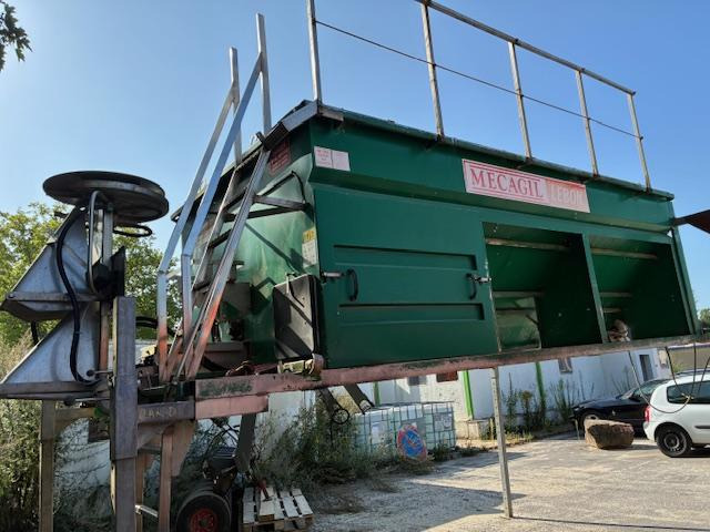 MEGAGIL LEBON FERRY 6,5M3 - Espalhador de areia/ Sal: foto 1 MEGAGIL LEBON FERRY 6,5M3 - Espalhador de areia/ Sal: foto 1