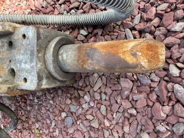 MONTABERT 125 - Martelo hidráulico: foto 5 MONTABERT 125 - Martelo hidráulico: foto 5