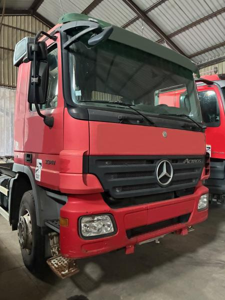 Mercedes 6X4 ACTROS 3341 - Camião polibenne: foto 2 Mercedes 6X4 ACTROS 3341 - Camião polibenne: foto 2