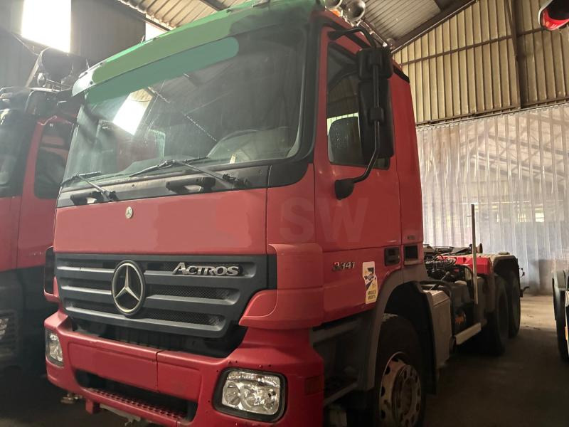Mercedes 6X4 ACTROS 3341 - Camião polibenne: foto 1 Mercedes 6X4 ACTROS 3341 - Camião polibenne: foto 1